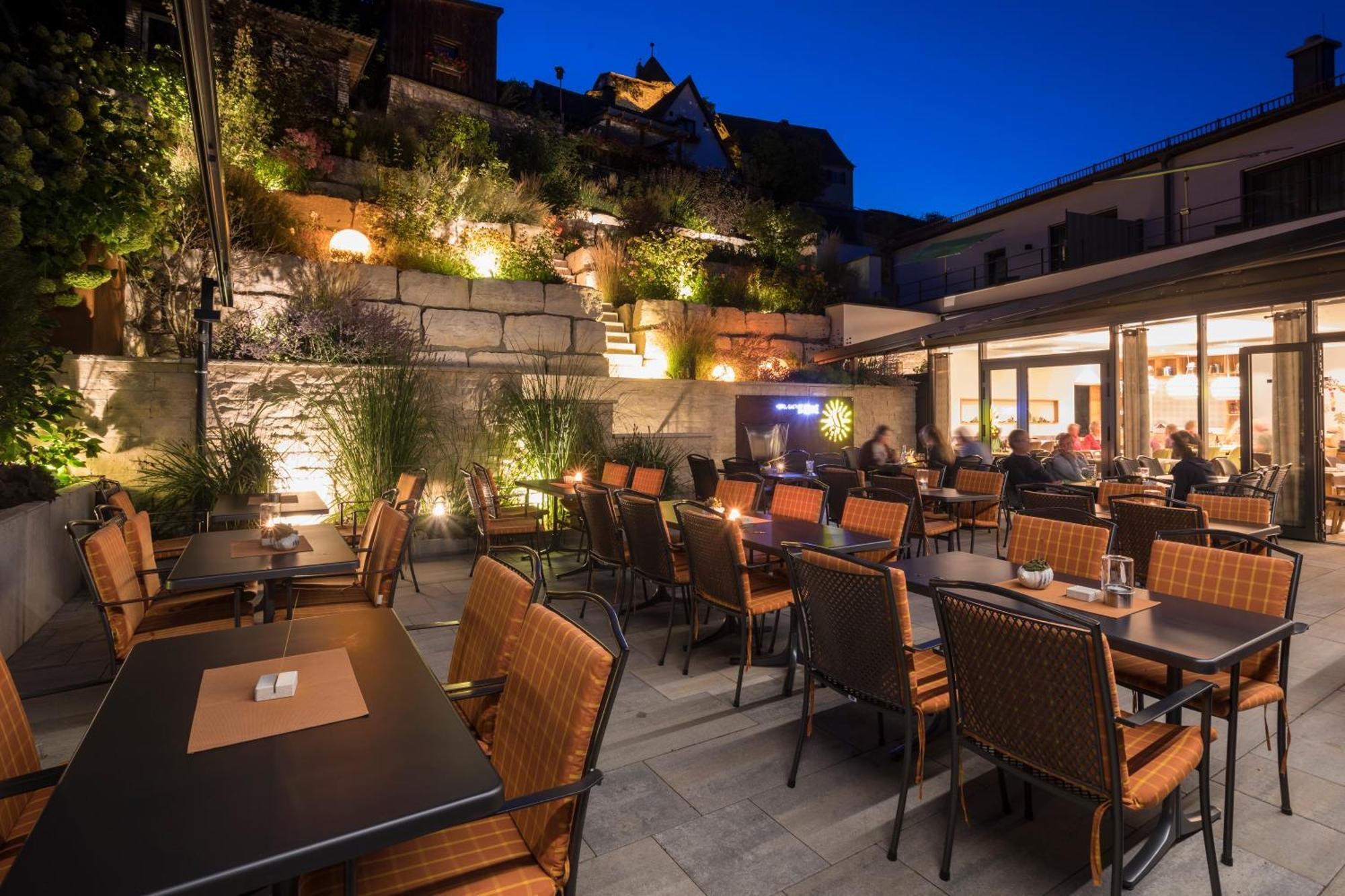 Hotel-Gasthof Zur Sonne Pappenheim Bagian luar foto