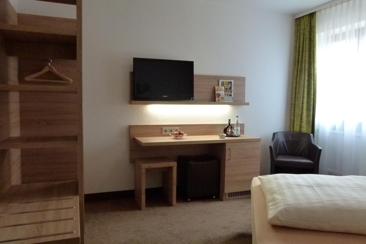 Hotel-Gasthof Zur Sonne Pappenheim Bagian luar foto