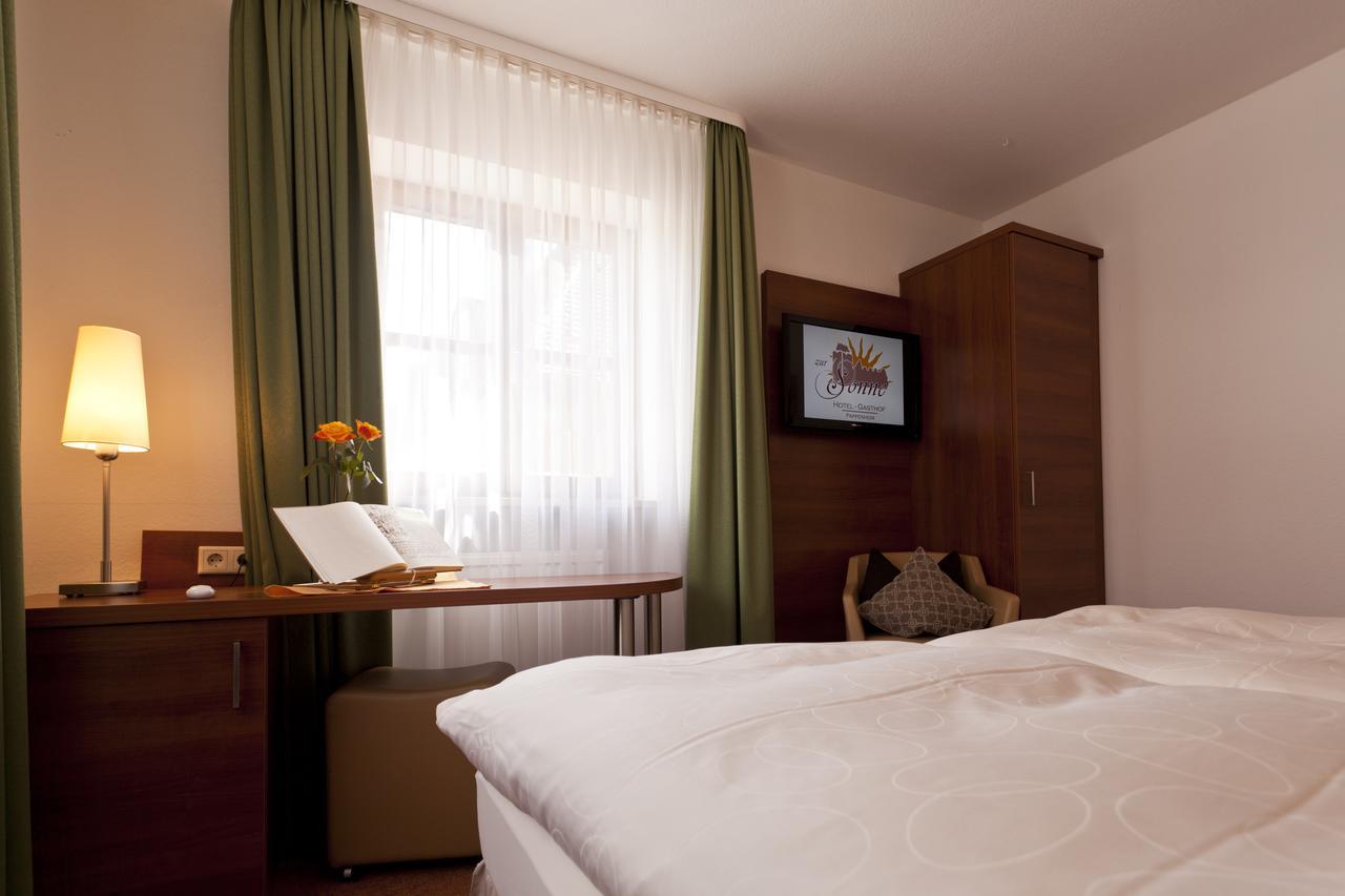Hotel-Gasthof Zur Sonne Pappenheim Bagian luar foto