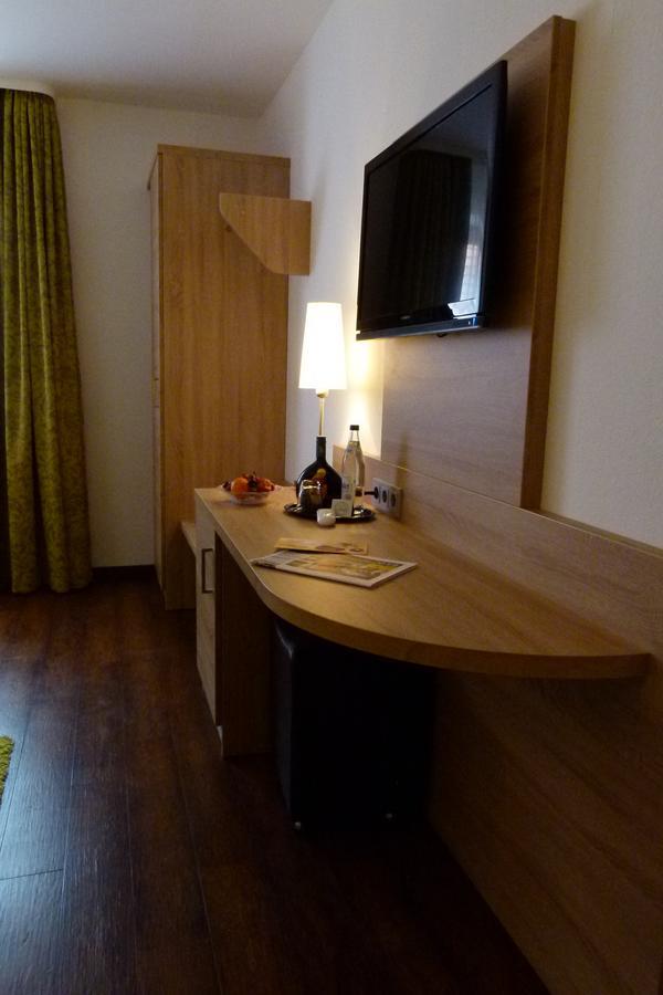 Hotel-Gasthof Zur Sonne Pappenheim Bagian luar foto