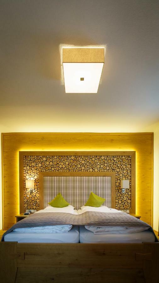Hotel-Gasthof Zur Sonne Pappenheim Bagian luar foto