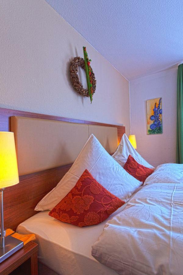 Hotel-Gasthof Zur Sonne Pappenheim Bagian luar foto